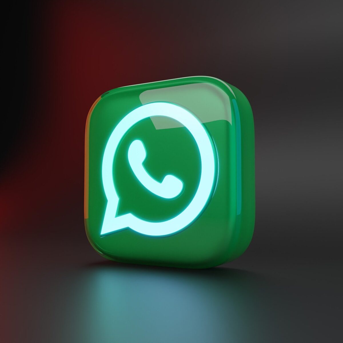 WhatsApp rinnova i gruppi: debutta la condivisione della cronologia recente WhatsApp rinnova i gruppi: debutta la condivisione della cronologia recente