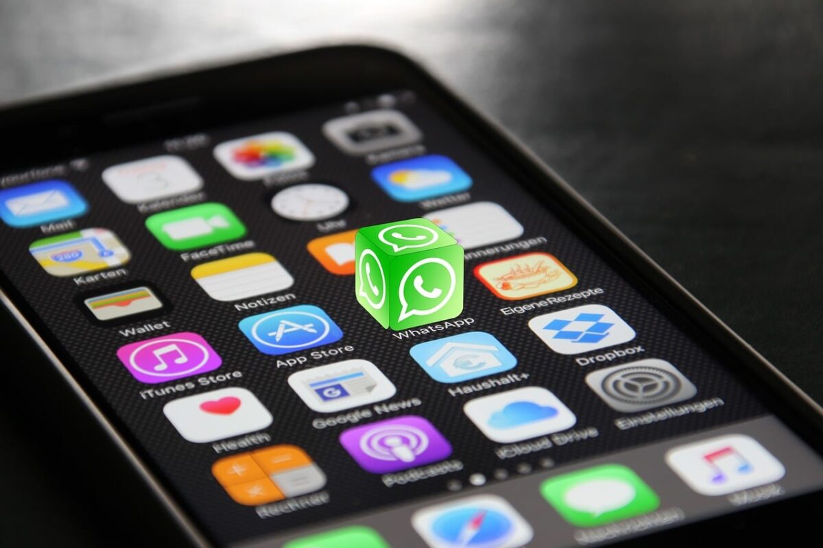 Svolta WhatsApp: la cancellazione dei testi a tempo partirà solo dopo l’apertura