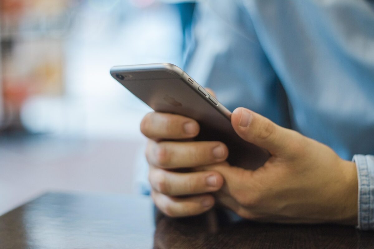 IOS 26.6, il nuovo aggiornamento Apple che rafforza la sicurezza e prepara l’iPhone al futuro IOS 26.6, il nuovo aggiornamento Apple che rafforza la sicurezza e prepara l’iPhone al futuro