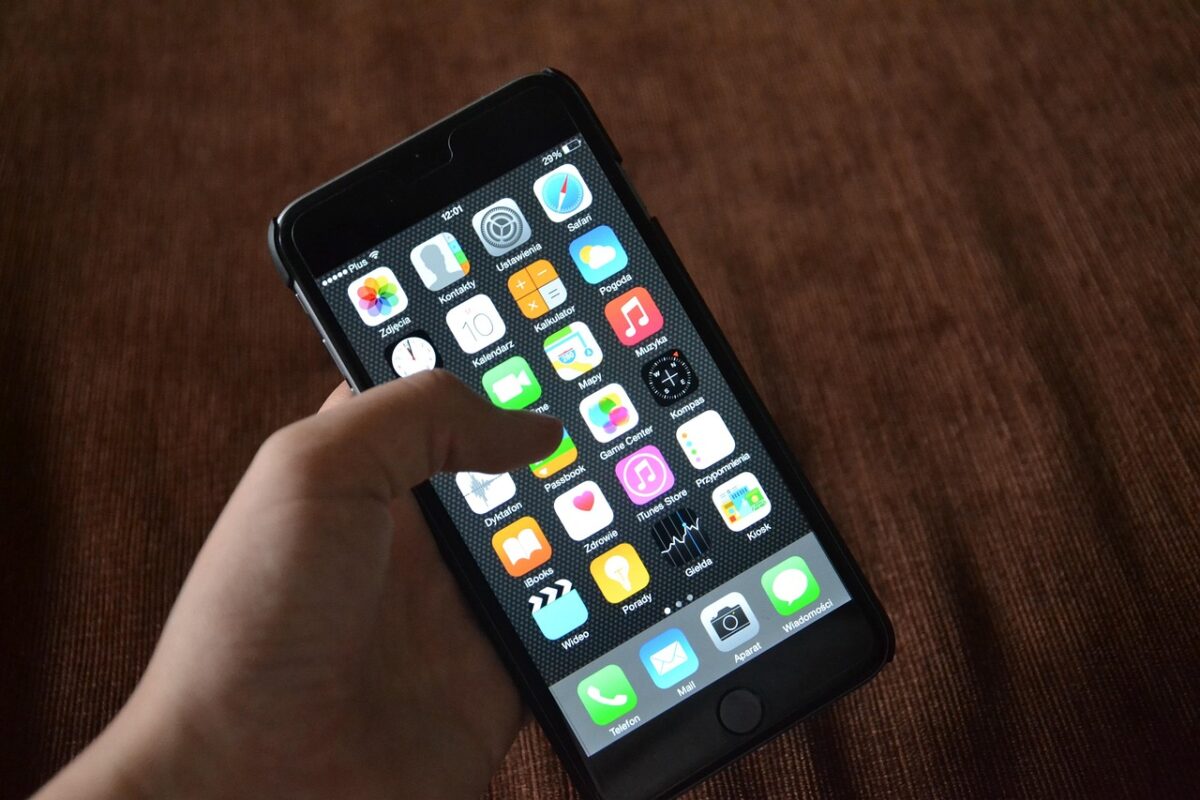 IOS 26.6, il nuovo aggiornamento Apple che rafforza la sicurezza e prepara l’iPhone al futuro IOS 26.6, il nuovo aggiornamento Apple che rafforza la sicurezza e prepara l’iPhone al futuro