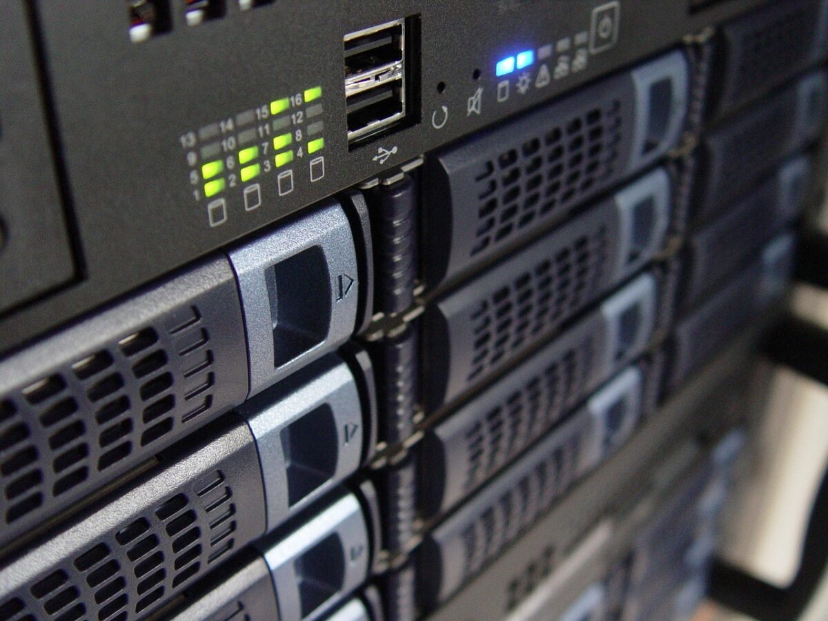 Vulnerabilità dei server aziendali: rischi sottovalutati Vulnerabilità dei server aziendali: rischi sottovalutati