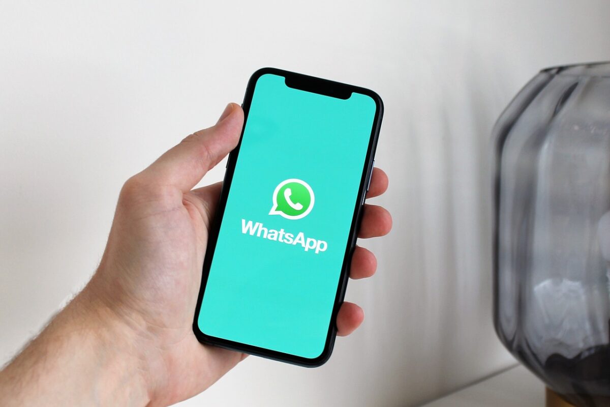 WhatsApp cambia tutto: videochiamate dal browser, passaggio tra dispositivi e più controllo nelle riunioni WhatsApp cambia tutto: videochiamate dal browser, passaggio tra dispositivi e più controllo nelle riunioni